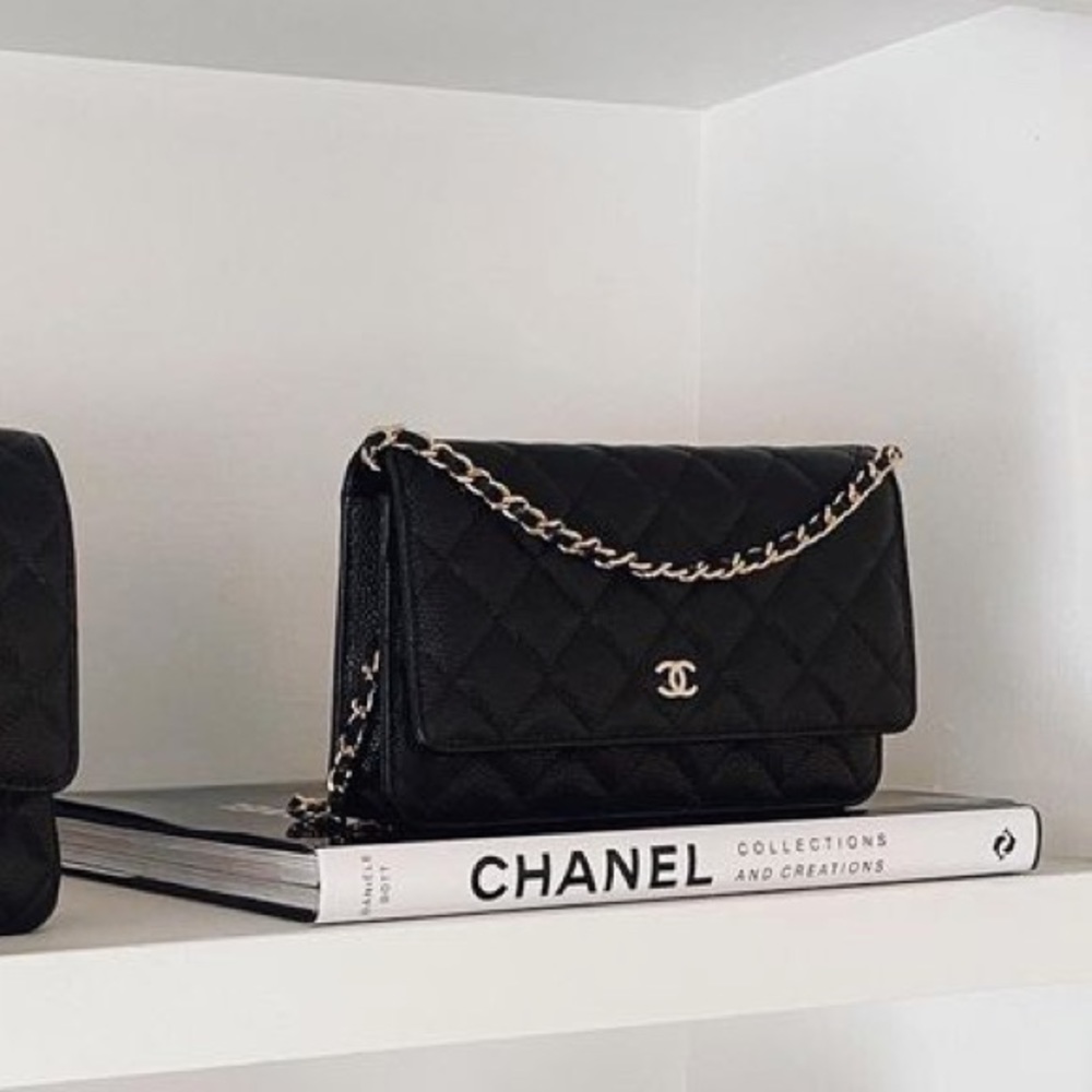 CHANEL WOC. PRICE IS FIRM - Picture 14 of 17